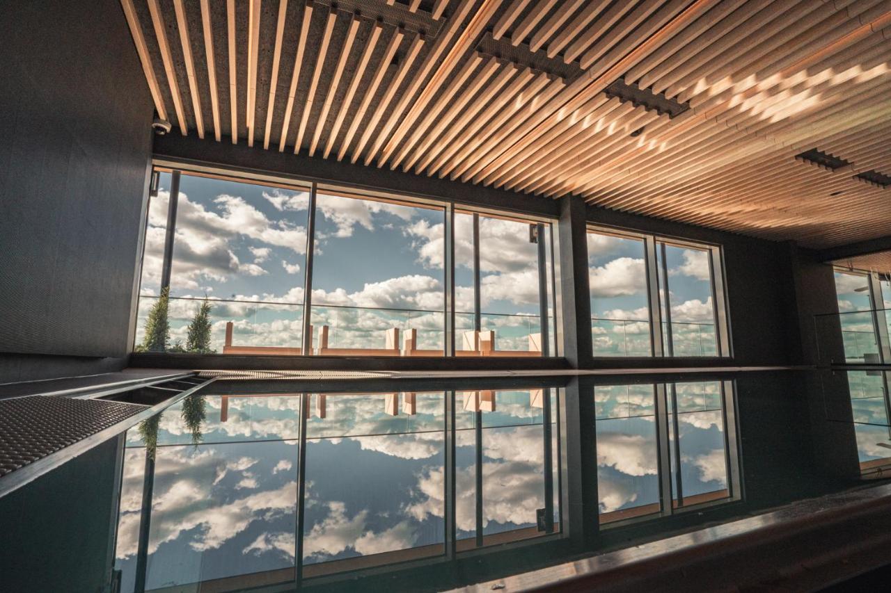 Valo Hotel & Work Helsinki Esterno foto "The sky is the limit"